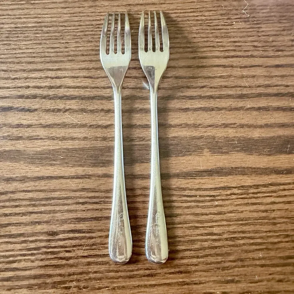 ROBERT WELCH IONA Tour Stainless Steel Flatware 18/10 Crate & Barrel 12 Piece - Picture 7 of 10
